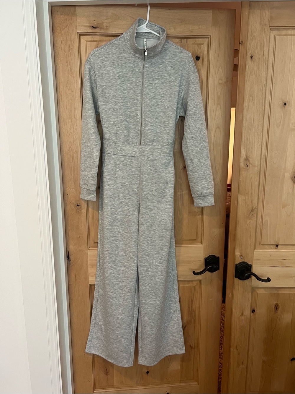 HALARA Light Gray Long Sleeve Zip-Front Jumpsuit